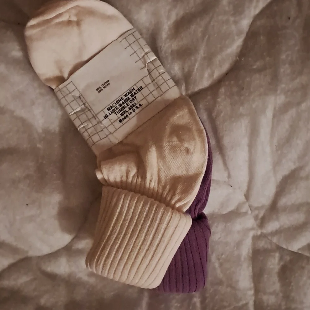 NEW LILAC PURPLE & IVORY CREAM WHITE ANKLE SOCKS, 2 PAIR SET Sz 9-11
